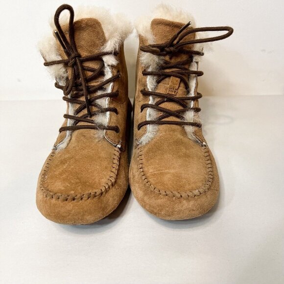 UGG Chickaree Boots Chestnut Brown Suede Lined Womens Short Moccassin Size US 6 - Picture 1 of 12